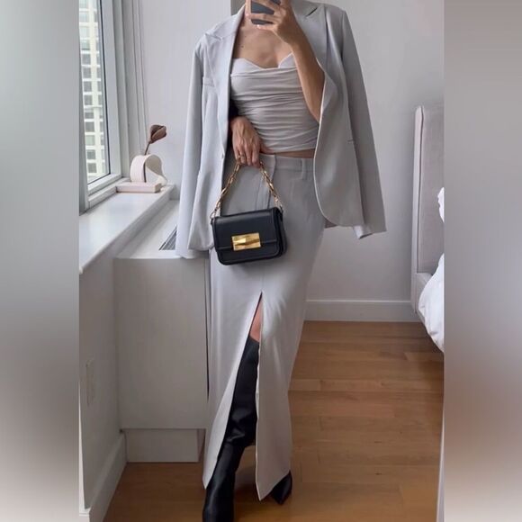Meshki Daria Suiting Midi Skirt - Ice Grey
Size: XS - Picture 1 of 3